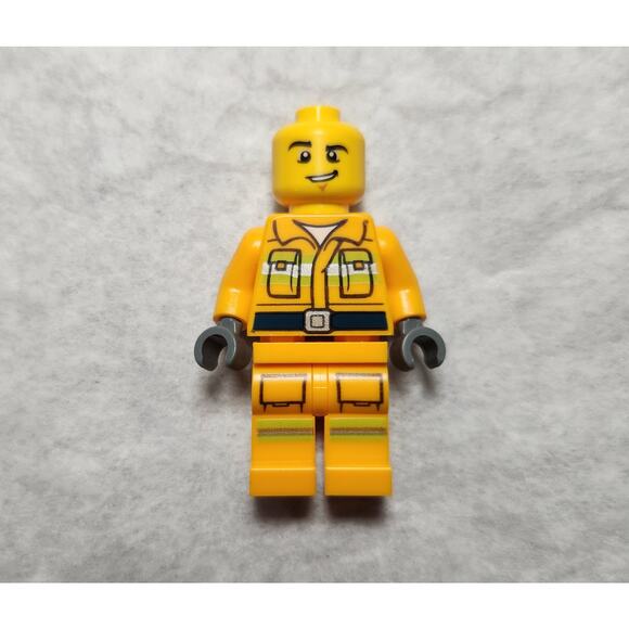 Lego City Firefighter With Vehicle & Helicopter Pilot Set 60248 Built Pre-owned - Picture 8 of 9